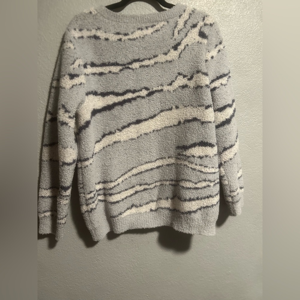 Barefoot dreams cozy chic sweater - Picture 5 of 6